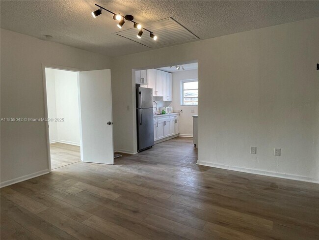 Building Photo - 2380 NW Flagler Terrace