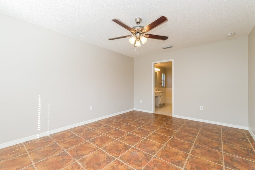 Building Photo - 1720 Larabie Ct