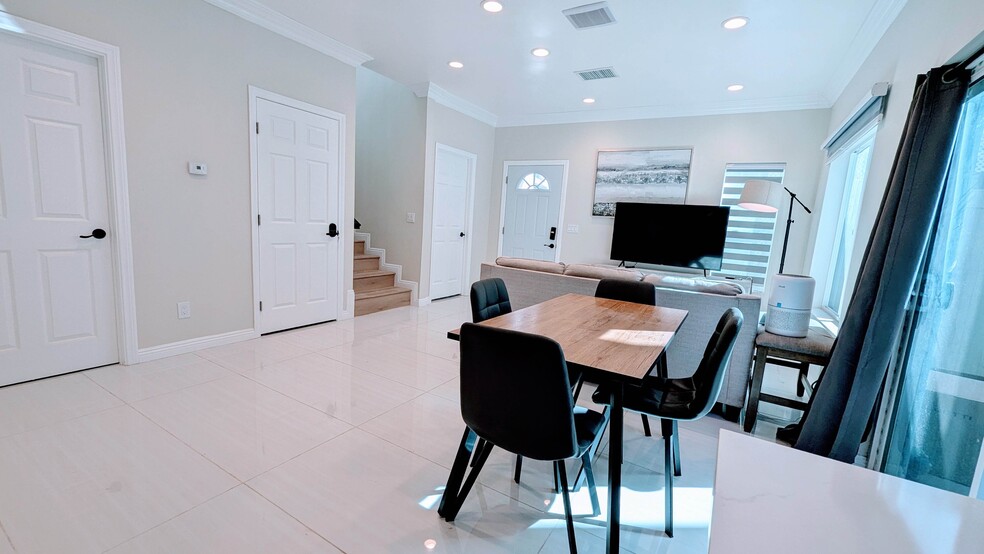 Building Photo - 342 Pasadena Ave