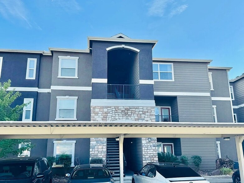 Building Photo - 8434 Walerga Rd