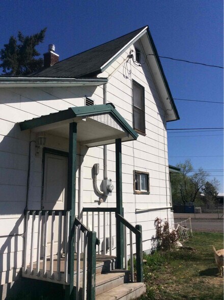 Building Photo - 301 N Railroad Ave