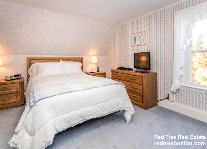 Building Photo - 41 Rich St