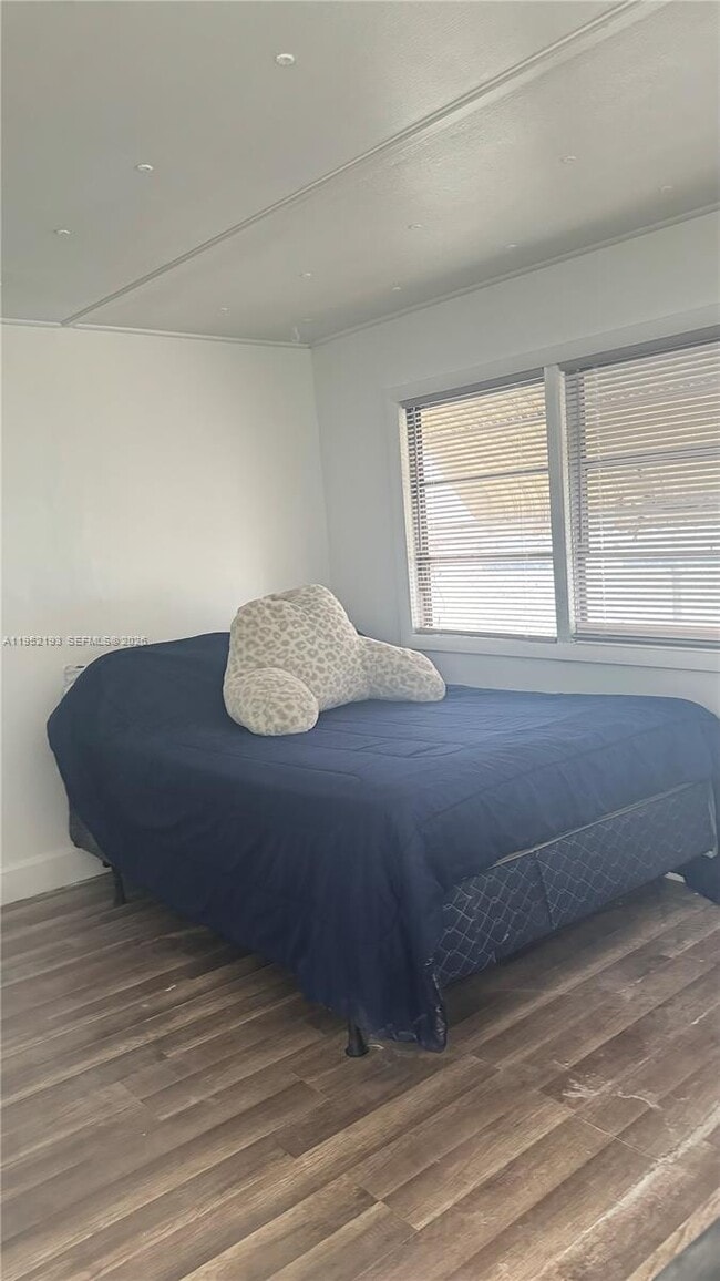 Building Photo - 601 NE 4th Ct.