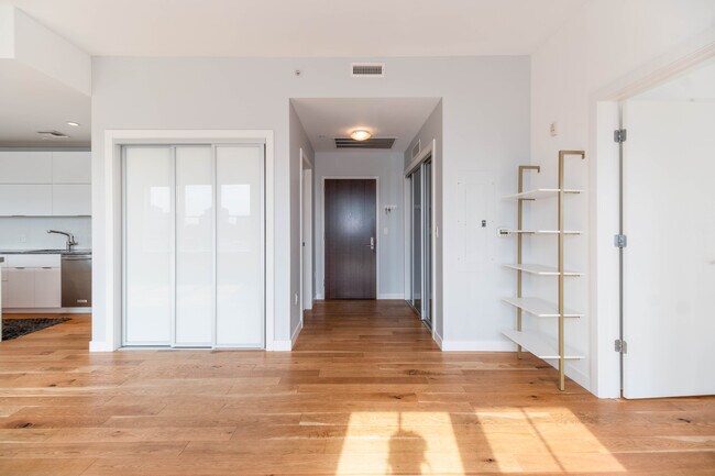 Entry - 410 Acoma St