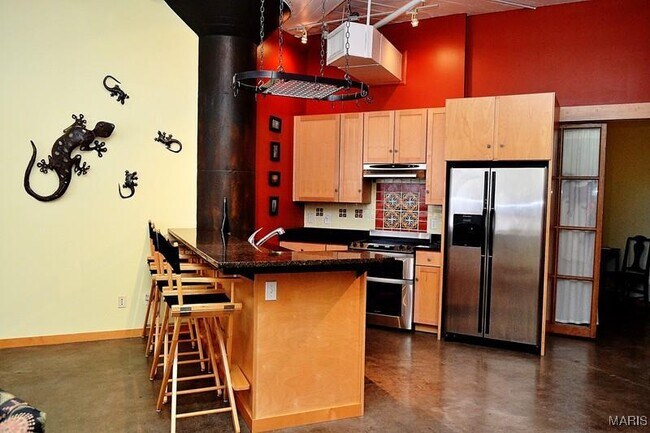 Building Photo - 701 N 15th St