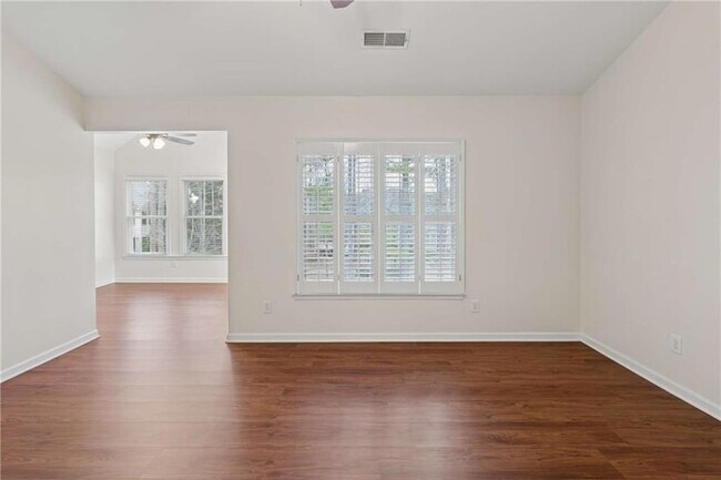 Building Photo - 610 Vinings Estates Dr SE