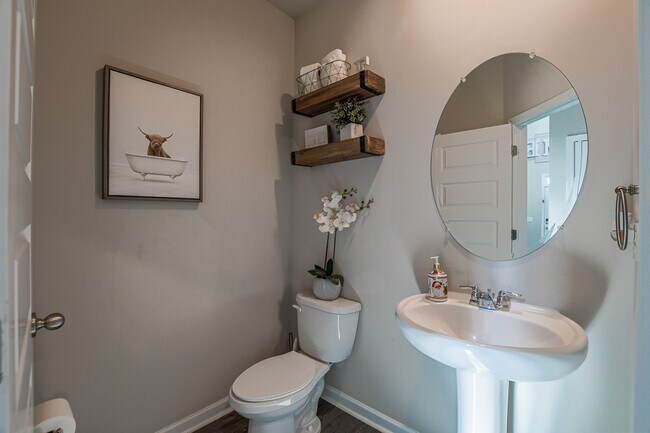 Building Photo - 2061 Massey Ln