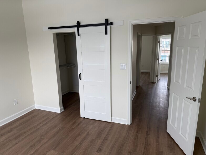 Building Photo - 7101 Collinsworth Pl