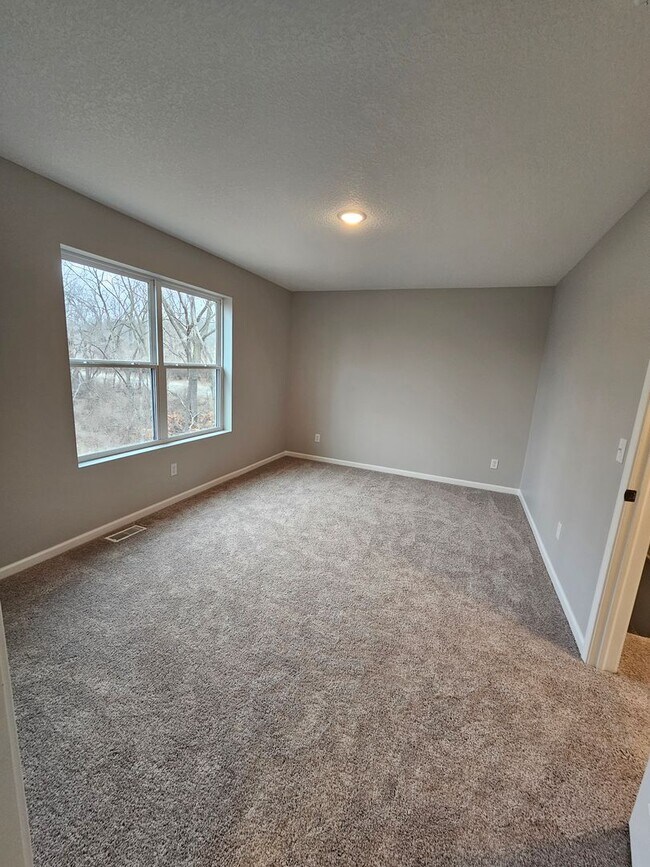 Building Photo - SIERRA TANGO CREEK RIDGE, LLC