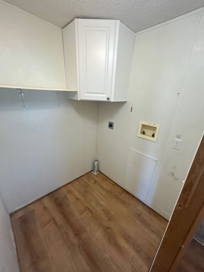 Building Photo - Newly Remobile Home For sale