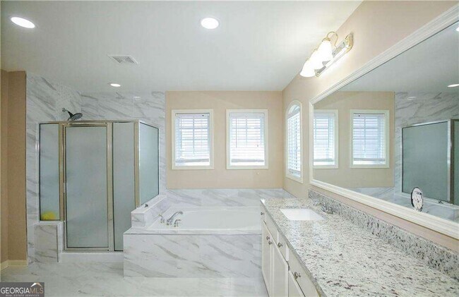 Building Photo - 6614 Mimosa Cir