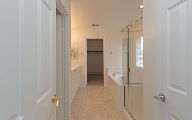 Building Photo - 2159 Island Shore Way