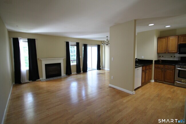 Building Photo - 8005 Heartwood Ln