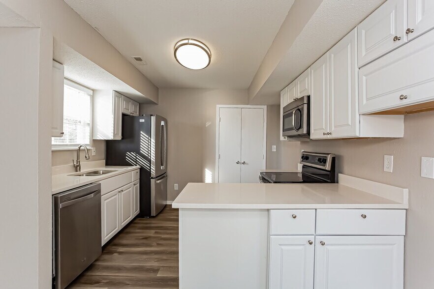 Building Photo - 6539 Townsend Way