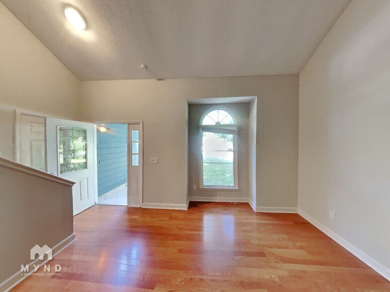 Building Photo - 3306 Woodland Park Rd