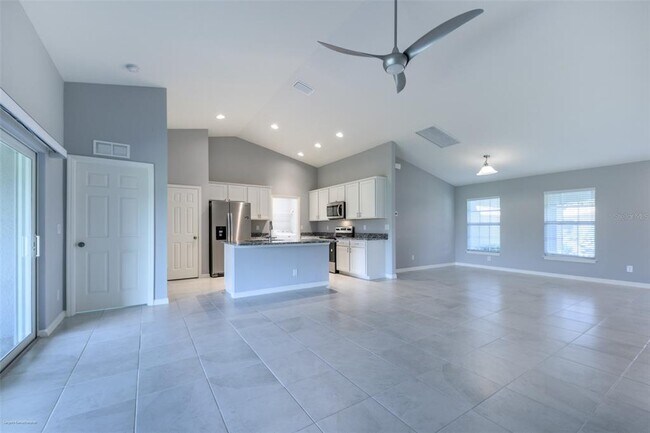 Building Photo - 25583 Deep Creek Blvd