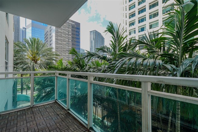 Building Photo - 950 Brickell Bay Dr