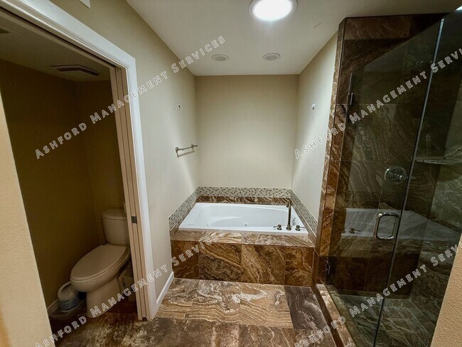 Building Photo - 3 BEDROOM 2 BATHROOM HOME RIGHT ON McCORMI...