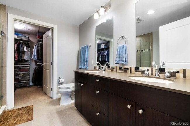 Building Photo - 2001 Lincoln St