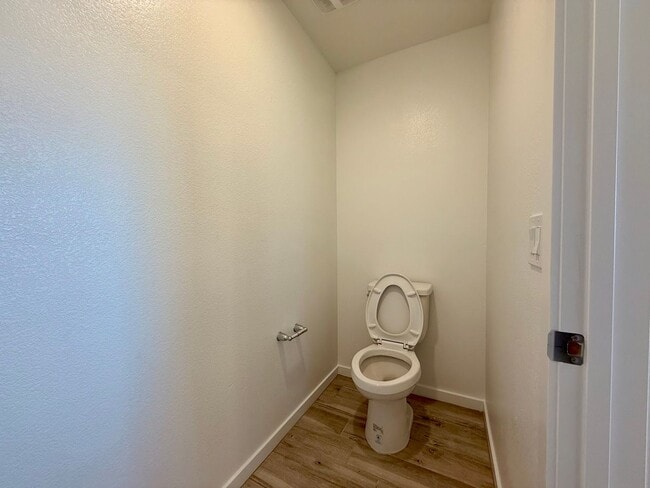 Building Photo - 4 BED 3 BATH 2 CAR GARAGE TOWNHOUSE + LOFT ON CORNER LOT w/ BALCONY