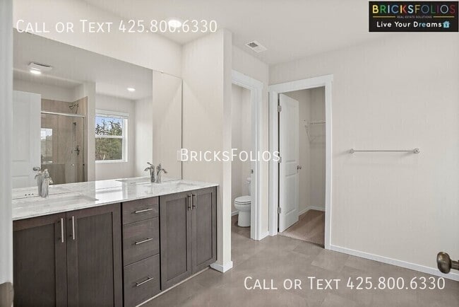 Building Photo - 1209 SW Pendleton Way