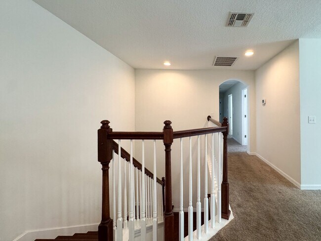 Building Photo - Windermere Landings Highly Desirable 3/2.5 Home...Beautifully Upgraded (2139 sq ft)! MUST SEE!