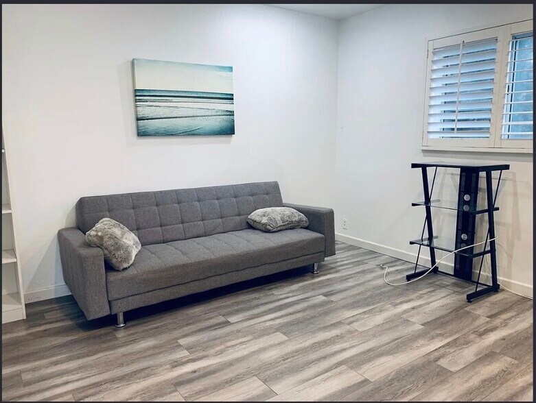 Building Photo - 4807 Beck Ave