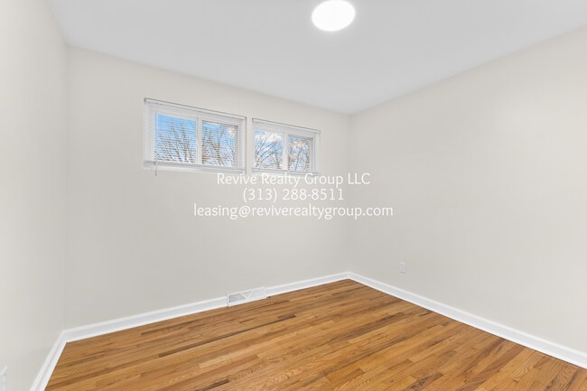 Building Photo - 1746 Beaupre Ave