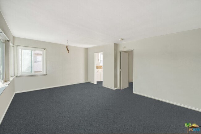 Building Photo - 508 N Avenue 66