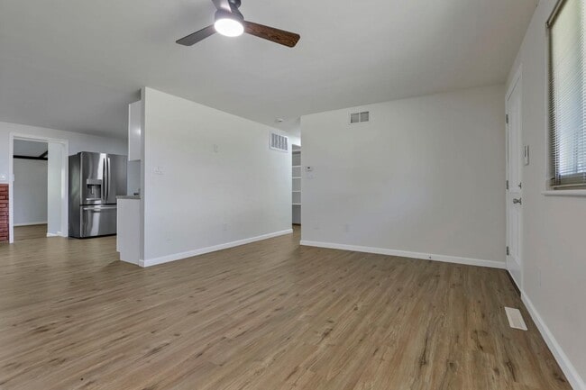 Building Photo - 1572 Ives Ave