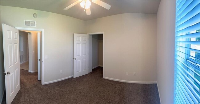 Building Photo - 4401 SW 52nd Cir