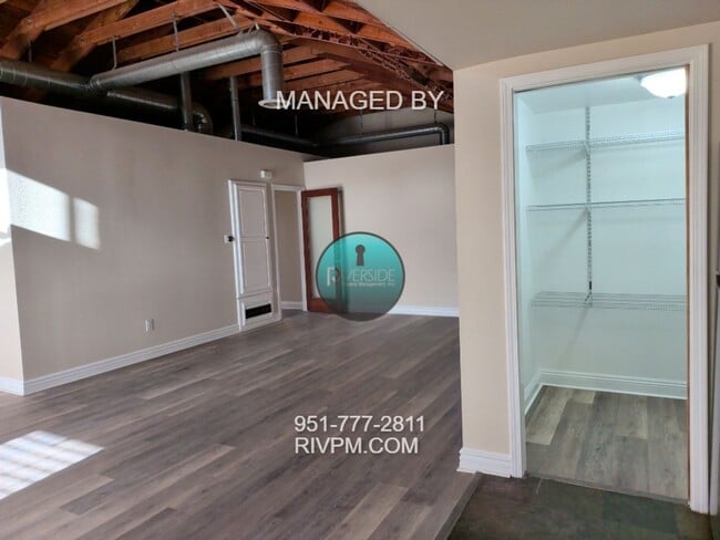 Building Photo - Charming Jurupa Valley home on a spacious lot with RV parking!