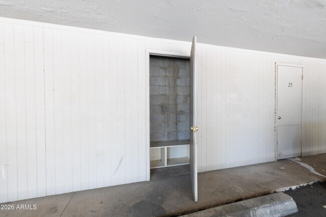 Building Photo - 1010 E Osborn Rd