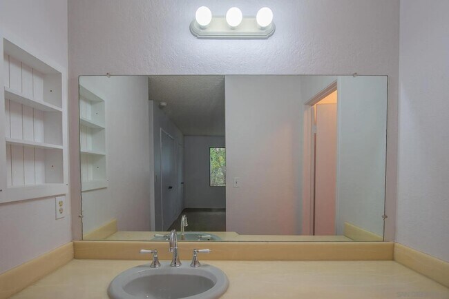 Building Photo - 5046 Collwood Way