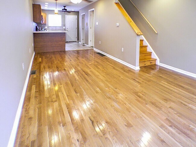 Building Photo - Two Bed Point Breeze Townhouse