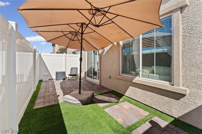 Building Photo - 237 Callen Falls Ave