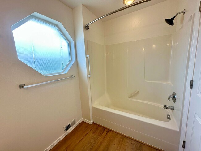 Building Photo - Newly Renovated Expansive Multi story 4 be...