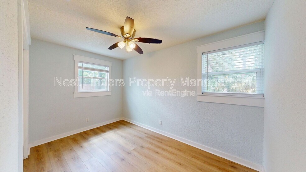 Building Photo - 216 9th St S
