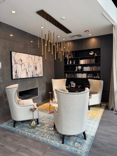 Building Photo - 450 E Waterside Dr