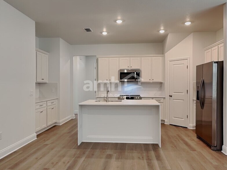 Building Photo - 16397 Aubergine Aly