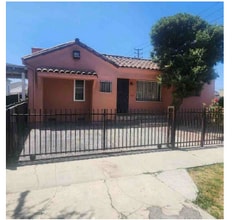 Building Photo - 800 E 82nd St