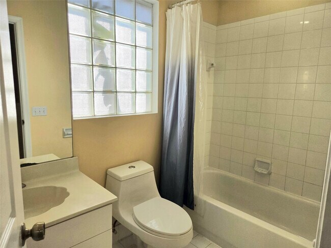 Building Photo - 160 NW 97th Terrace