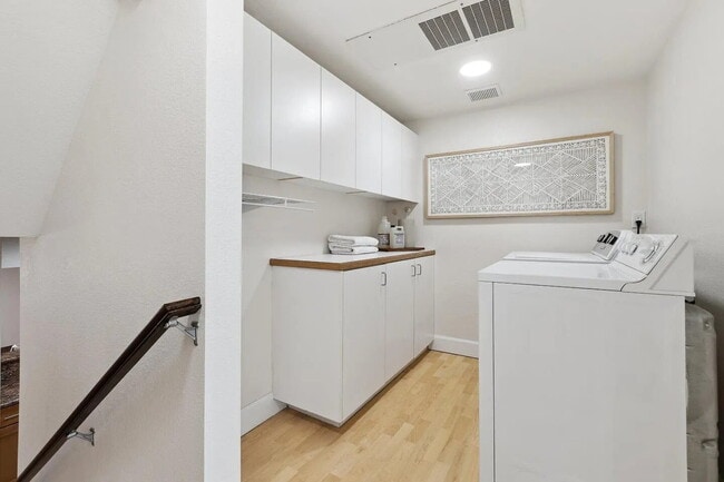 Building Photo - "Chic 1-Bedroom San Jose Retreat with Luxu...
