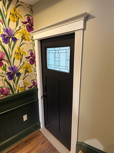 Apartment Entrance - 12 Merrill St