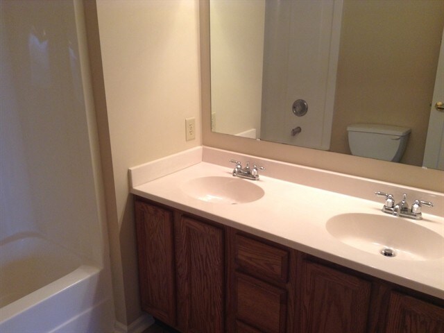 Building Photo - 489 E Quail Ridge Dr