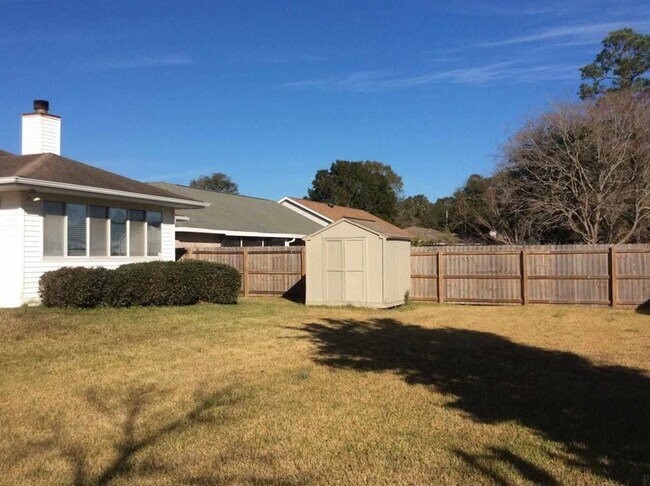 Building Photo - Beautiful 3Bed/2Bath Home Close to Correy Station