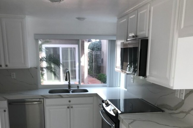 Kitchen - 310 Corsair Way