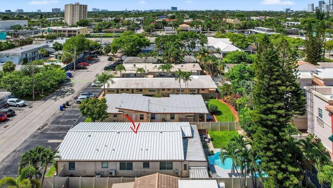 Building Photo - 1037 N Victoria Park Rd