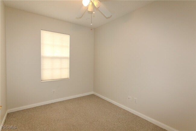 Building Photo - 5823 Cove Cir