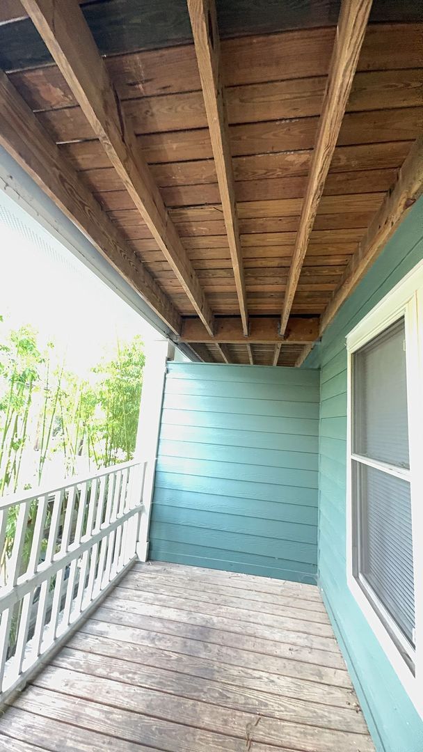 Building Photo - Laurel Station 3bed/2bath for $2550/month (entire unit)! Monthly rent includes TWO assigned parki...